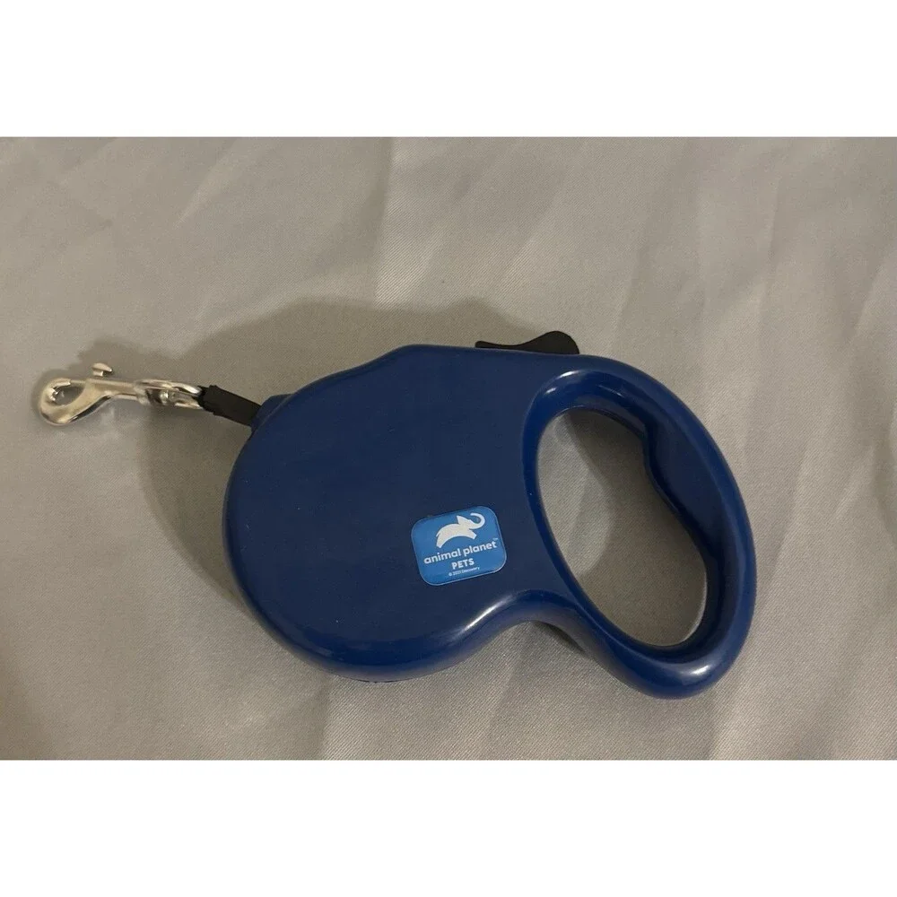 Animal Planet Pets Retractable Leash 10 ‘ Brake & Lock System For up to 66Lbs